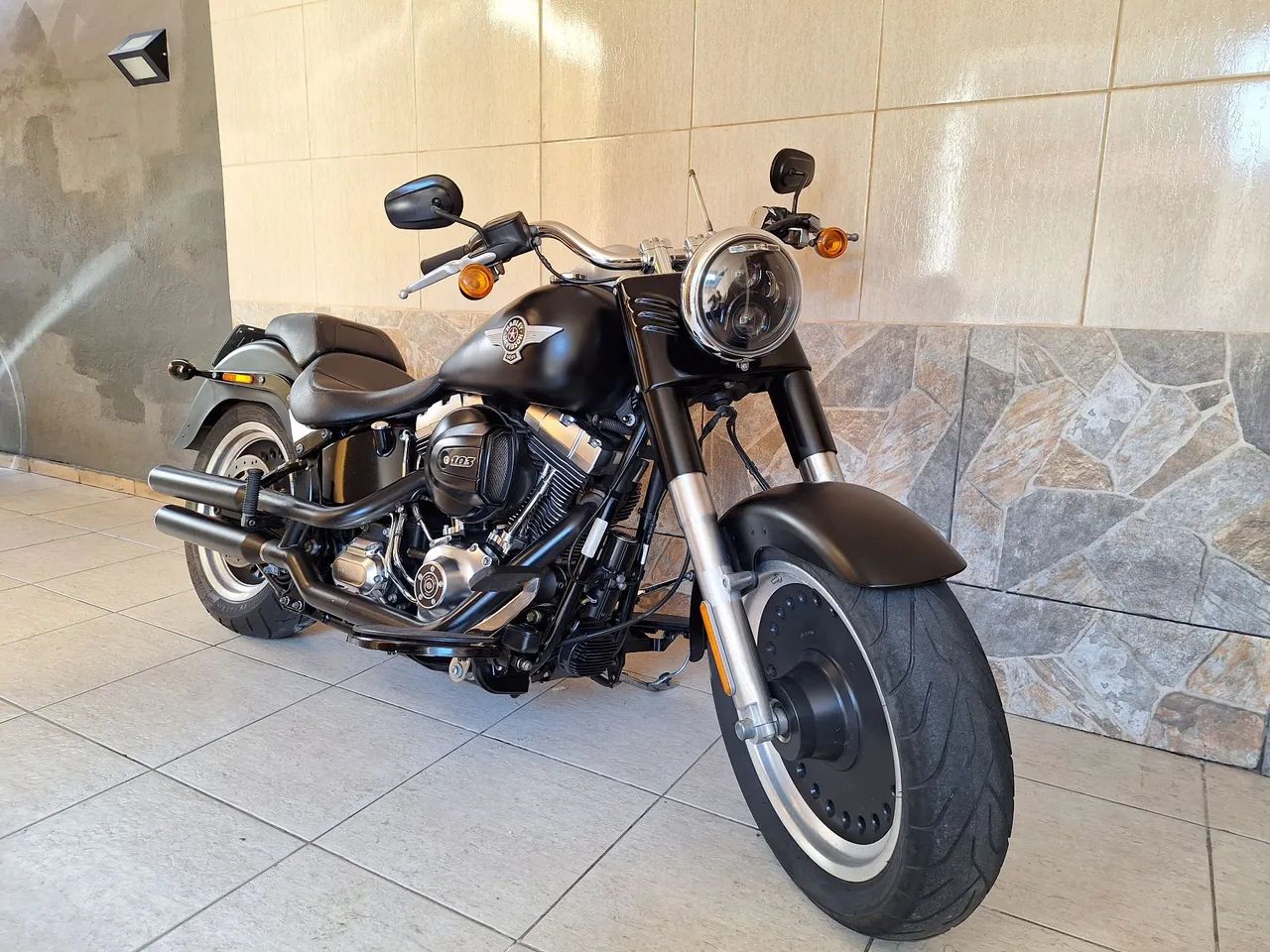 Harley Fat Boy Special troco e financio aceito carro ou moto maior ou menor valor - Foto 4