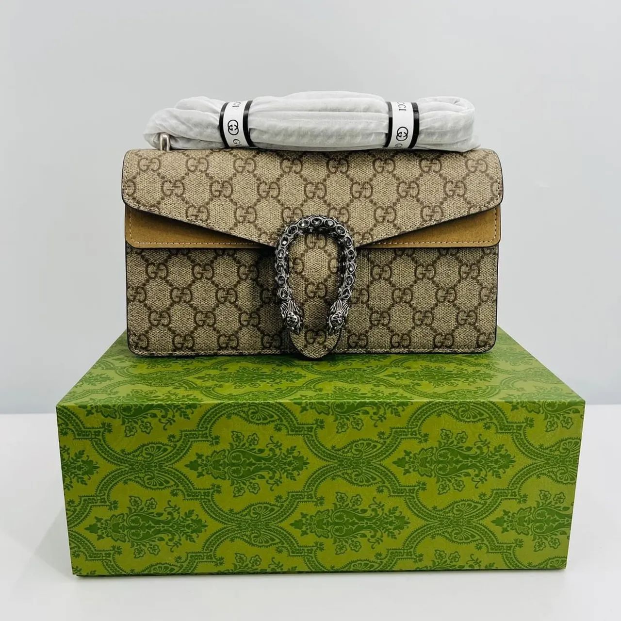 Bolsa Gucci Dionysus Cravejada 