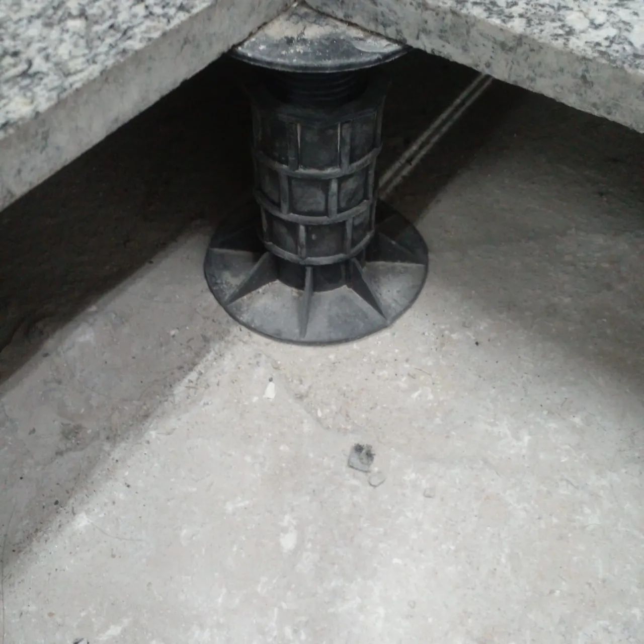 compra e venda de piso elevado em granito e aço em ótimo estado! - Foto 2