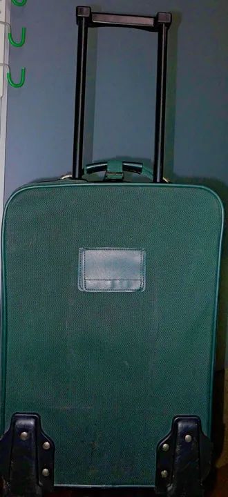 Mala de Viagem para 10kç nas medidas oficiais com bolsos e rodinhas - Foto 3