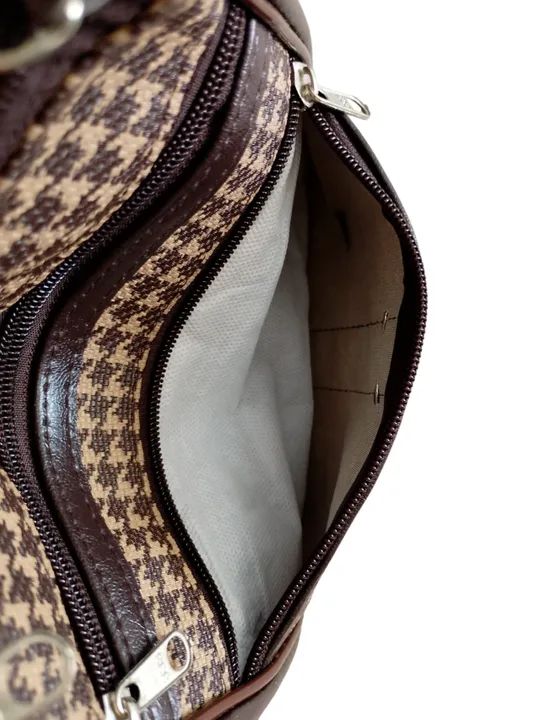 Bolsa Feminina Transversal Tiracolo Pied Poule Marrom 3 Ziper - Foto 3