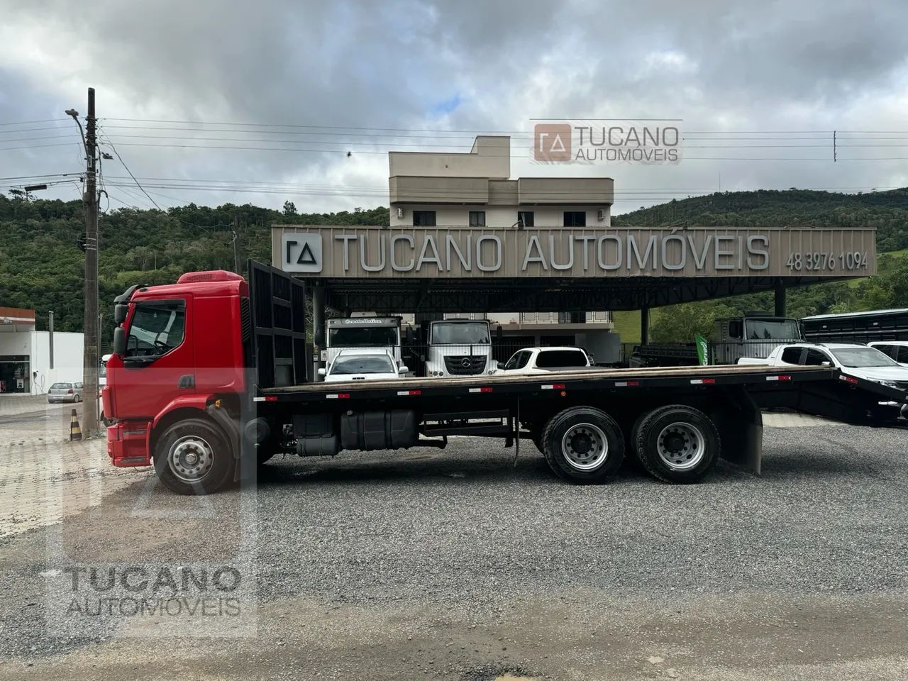 Caminhão Volvo VM 260 Truck - 2012 - Plataforma - Foto 4