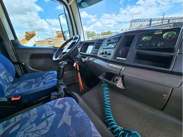 VW 15190 4x2 com Carroceria grade baixa. Muito Conservado. - Foto 11