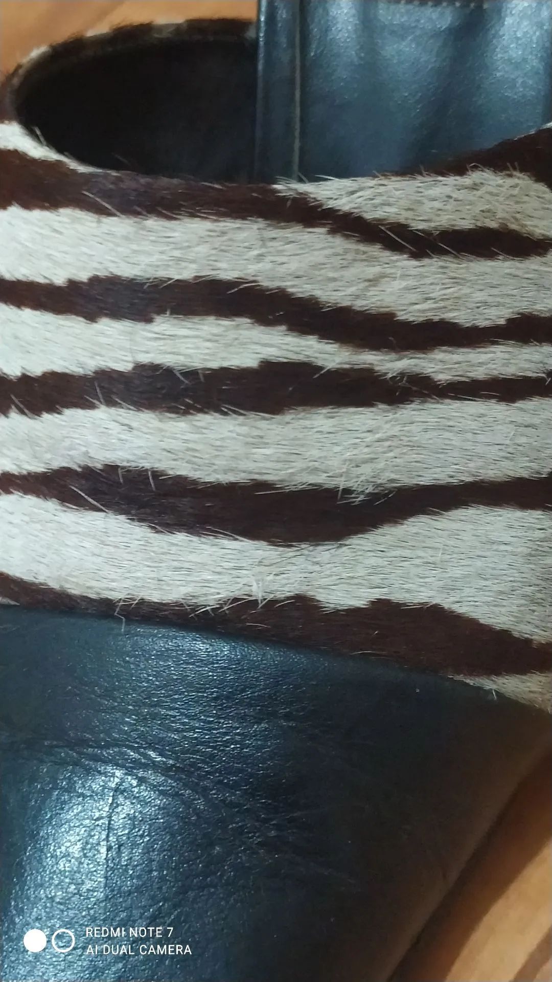 Bolsa e Mule couro zebra natural  - Foto 5