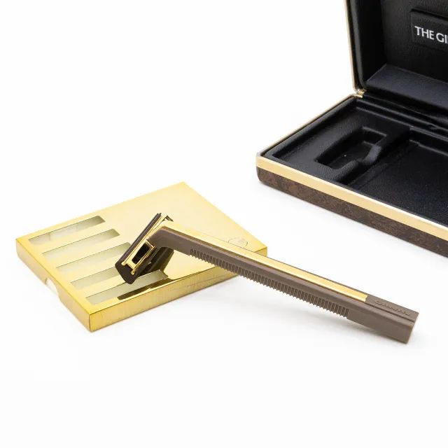 Estojo com Barbeador The Gillette Deluxe Trac II Razor - Foto 2