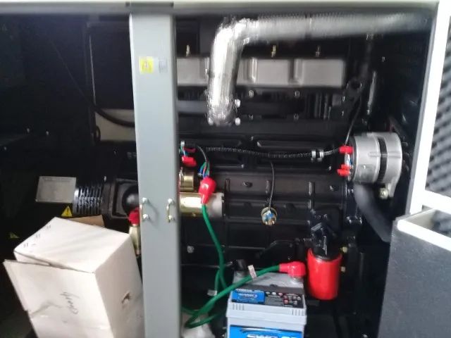 GRUPO GERADOR DIESEL DE 62.5KVA AUTOMÁTICO CABINADO E SILENCIOSO - Foto 6