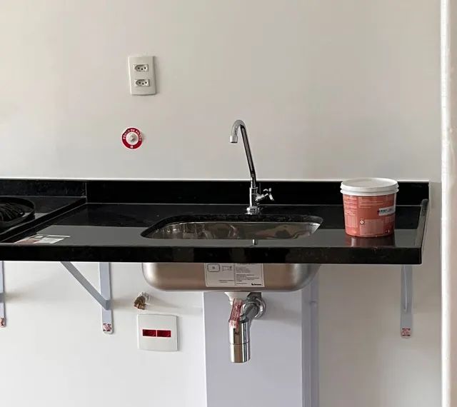 Bancada de cozinha com cuba de inox e sifão - Foto 3