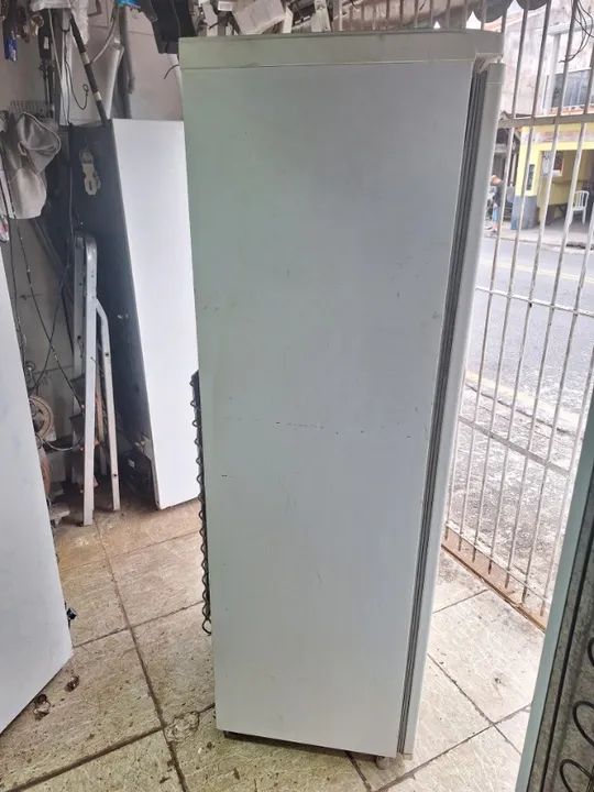 geladeira fosfree  gelando bem 500 R$ ligue wzp * sr antonio - Foto 3