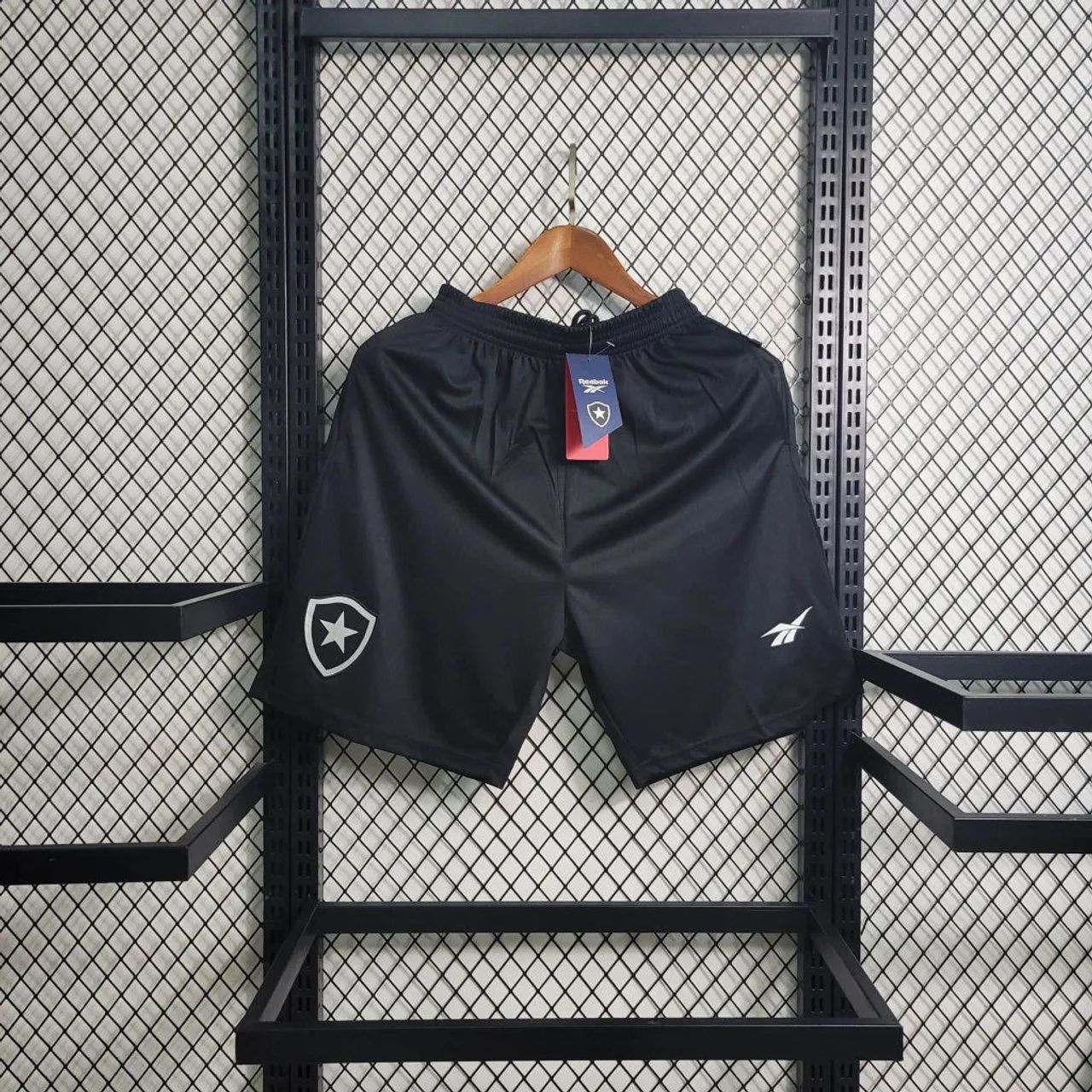 Short Botafogo com bolso de zíper 