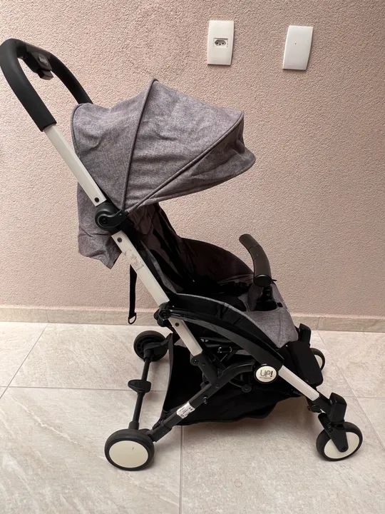 Carrinho de Bebê UP!  Burigotto- Cinza