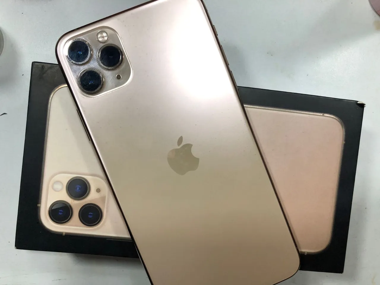 iPhone 11 Pro Max gold com nota fiscal