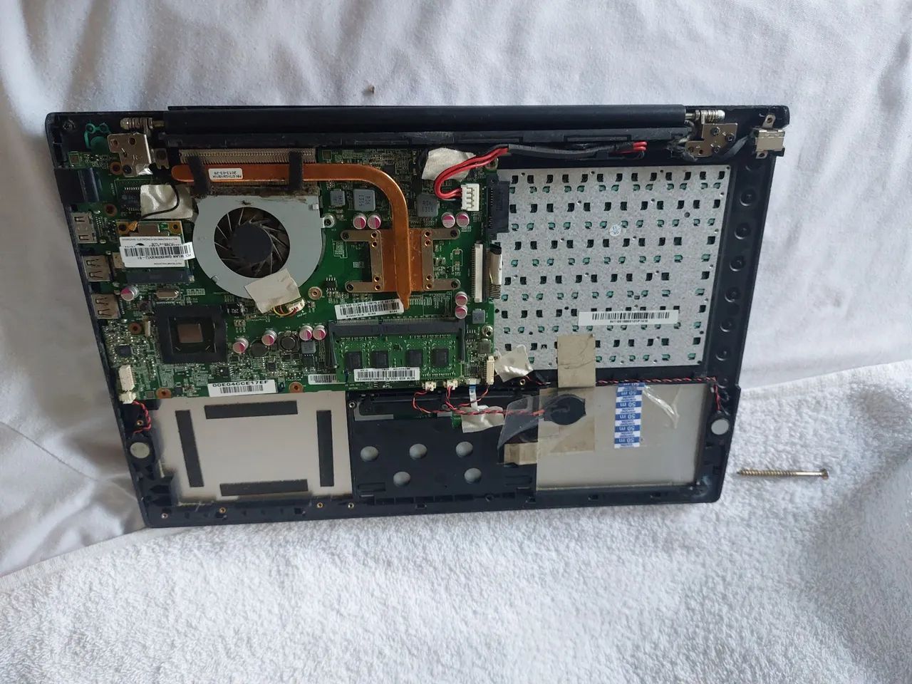 Notbook cce ultra thim325 conserto ou retirar peças - Foto 2