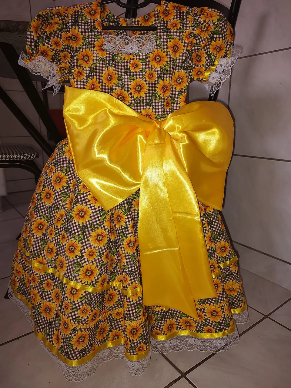 Vestido Infantil Floral com Laço Amarelo