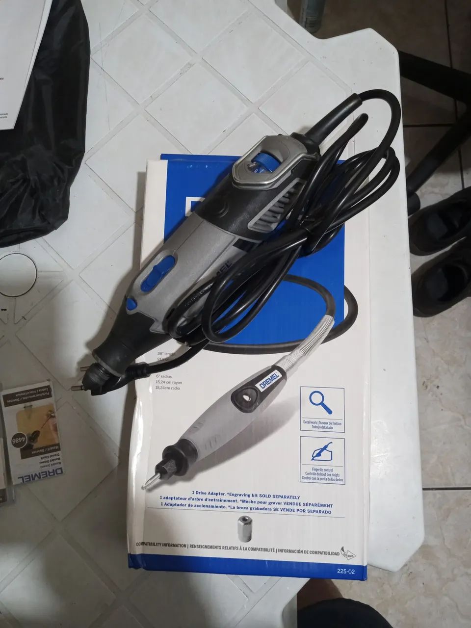 Micro  retifica Dremel 4000 com acessórios  - Foto 5