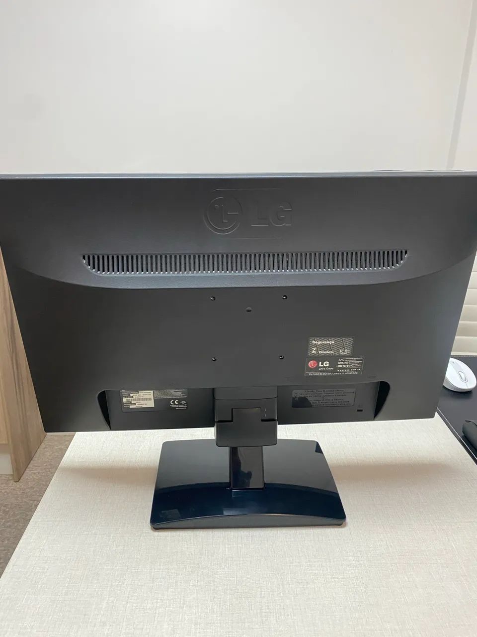 Monitor LG 22 polegadas funcionando perfeitamente  - Foto 2