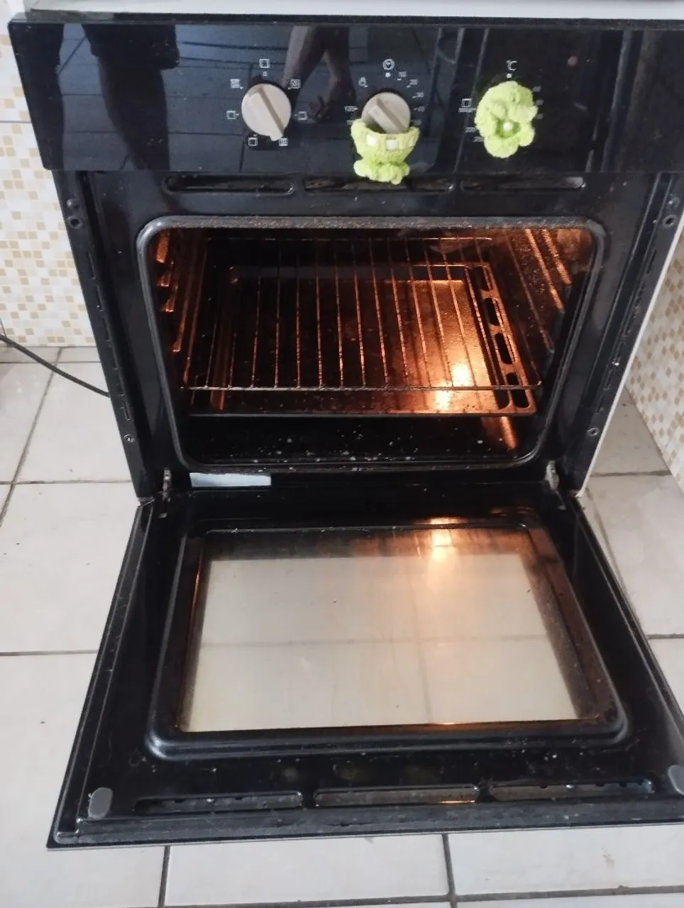 Forno Elétrico com Amplo Espaço Interno