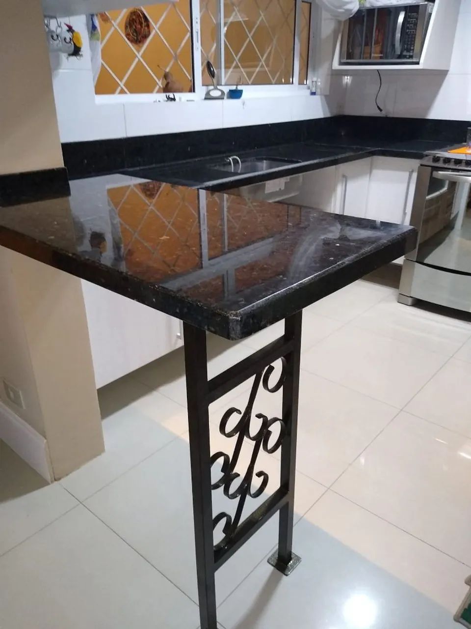 Bancadas lavatórios Soleiras e Escadas em Mármore e Granito 