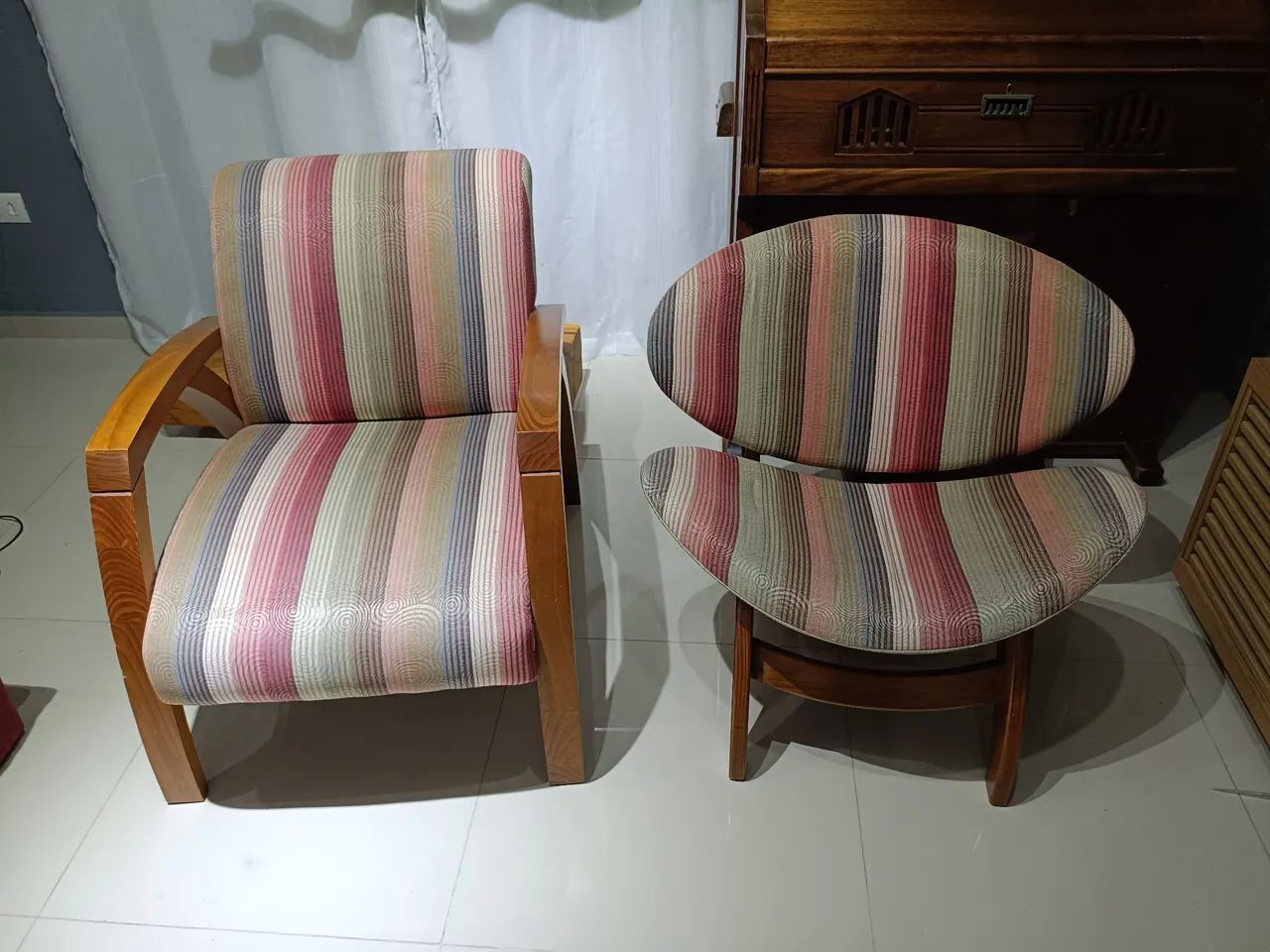 Par de poltronas Excelent super moderna e exclusiva.