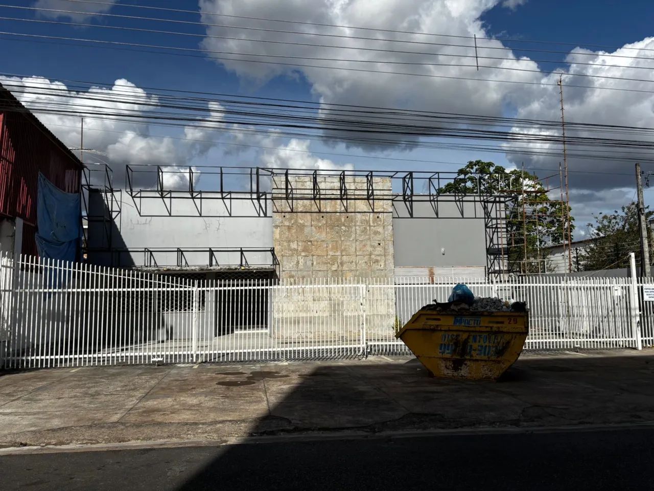 ALUGO PRÉDIO COMERCIAL NO CENTRO - Foto 3