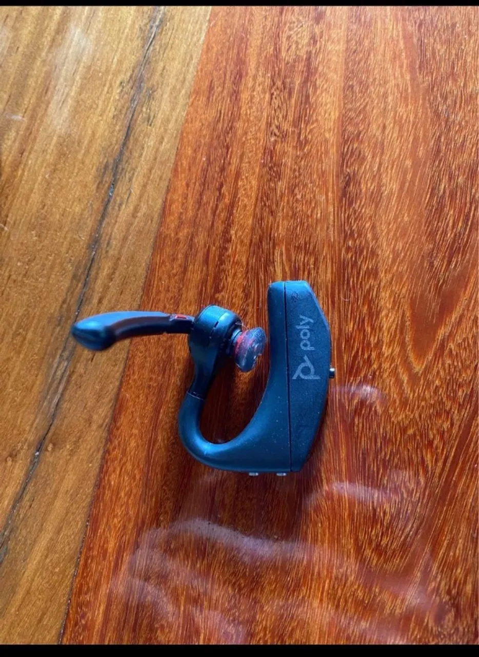 Headset poly