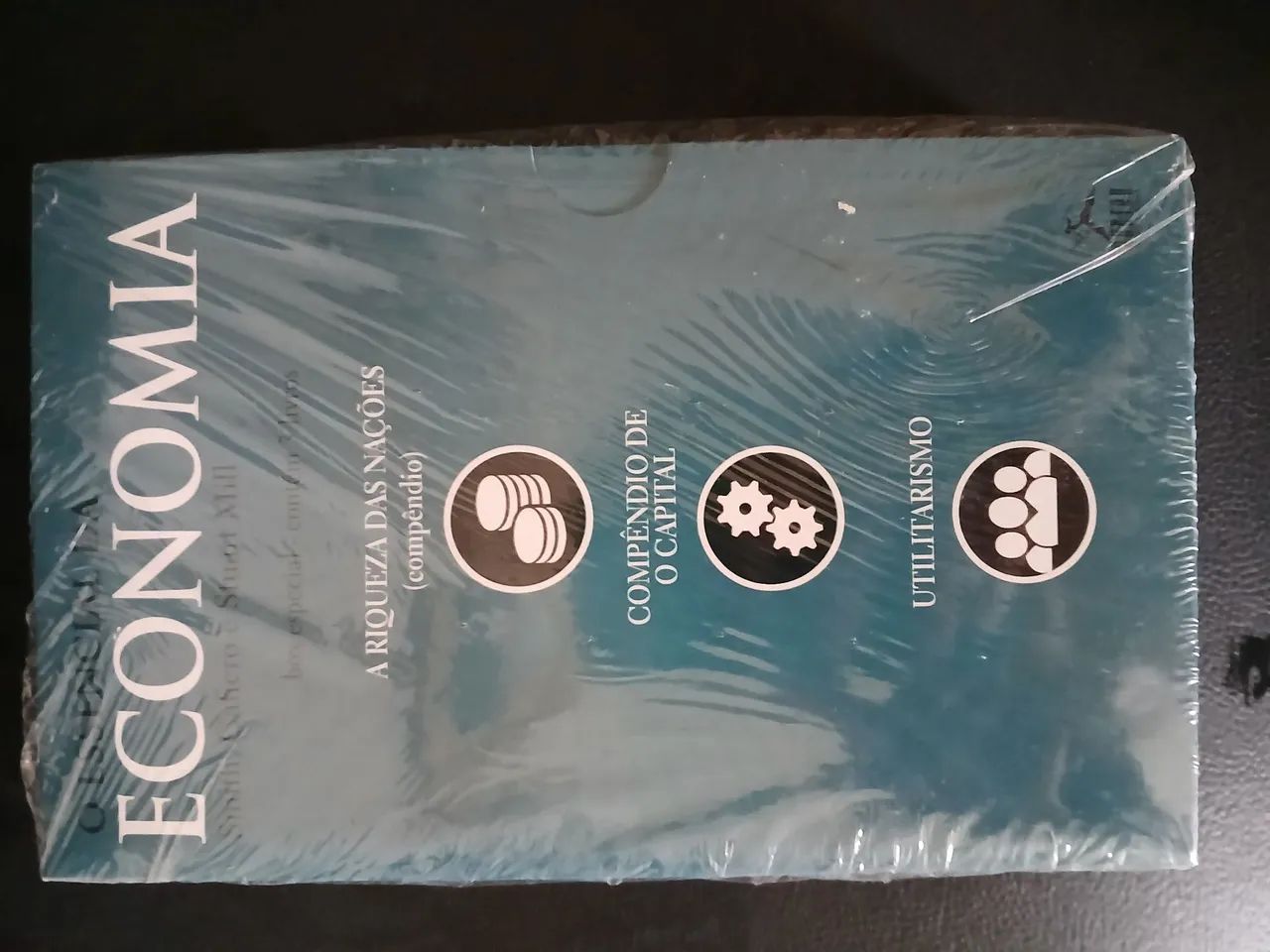 Livro Economia - Smith, Mill e Marx