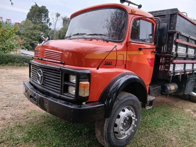 Mercedes 1317 ano 86
