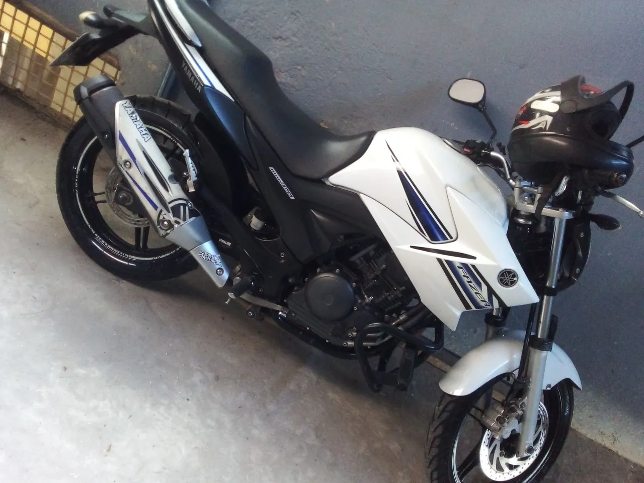 Vendo moto Fazer 250