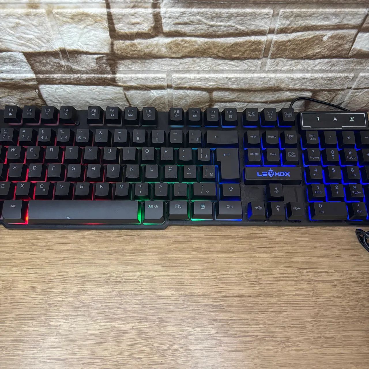 TECLADO GAMER COM LED