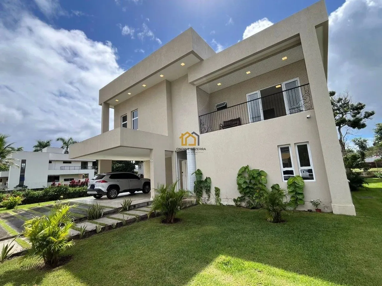 Vendo em Aldeia casa com 5 quartos (3 suítes), super nova, no belíssimo Condomínio Terra V