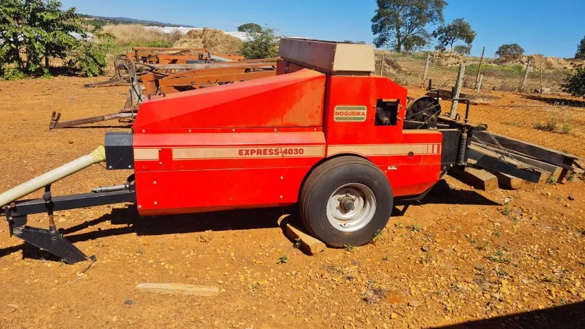 enfardadeira Nogueira 4030