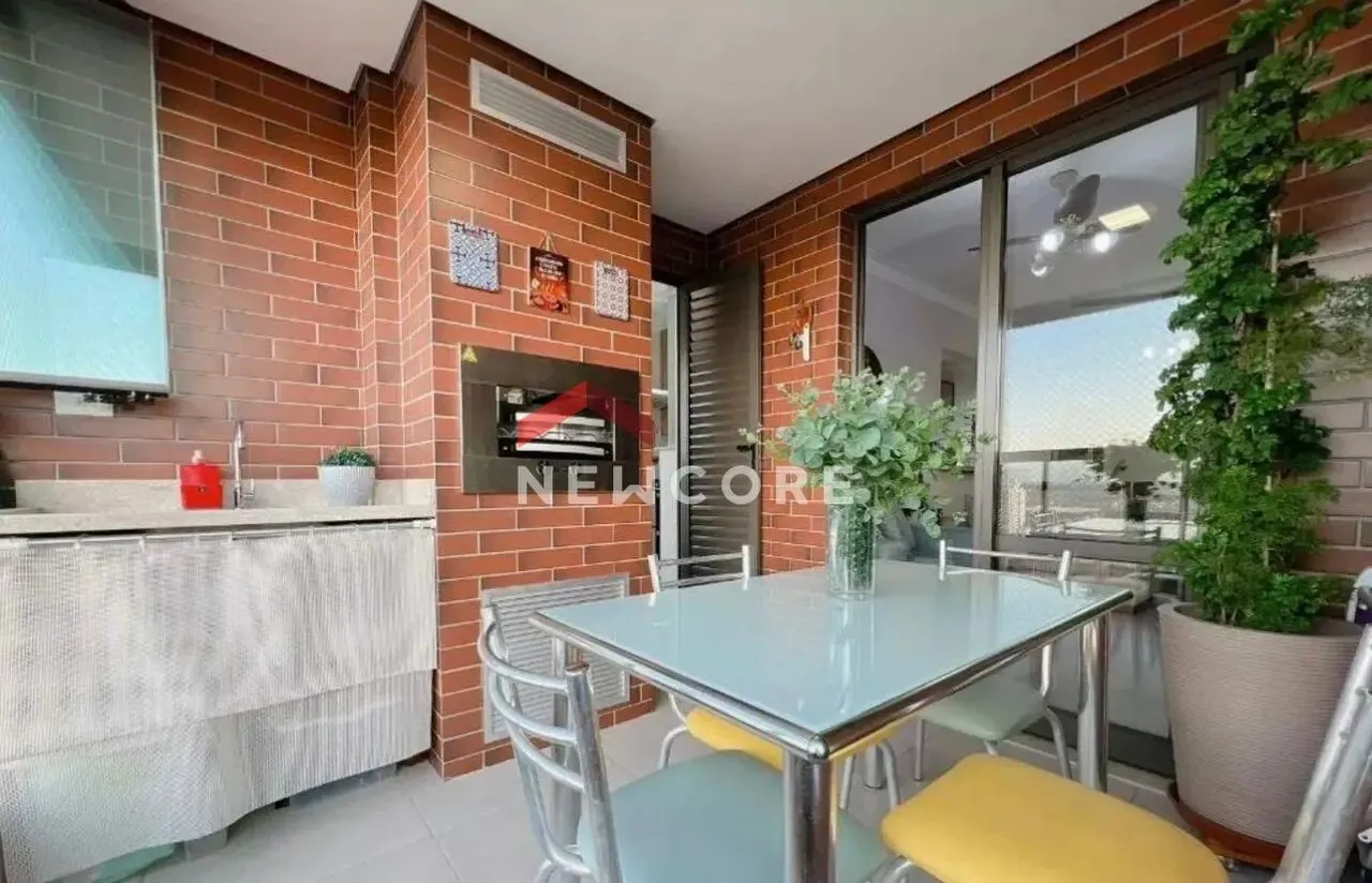 Apartamento em Praça das Américas - Guilhermina - Praia Grande/SP