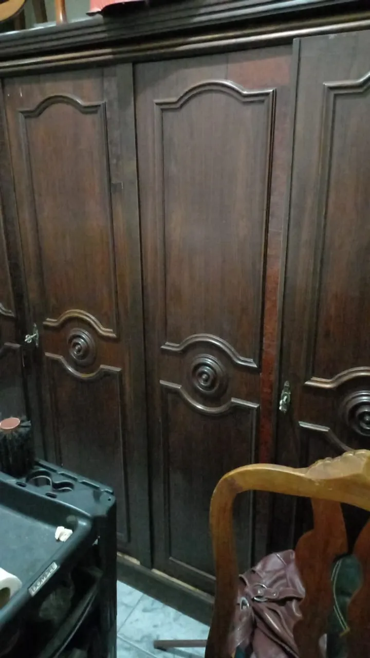 Armário em Madeira maciça Antigo - 6 Portas