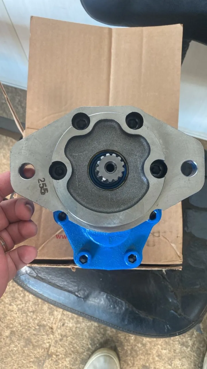Bomba Hidráulica Takarada EG15T C3 - NOVA, Pronta Entrega!