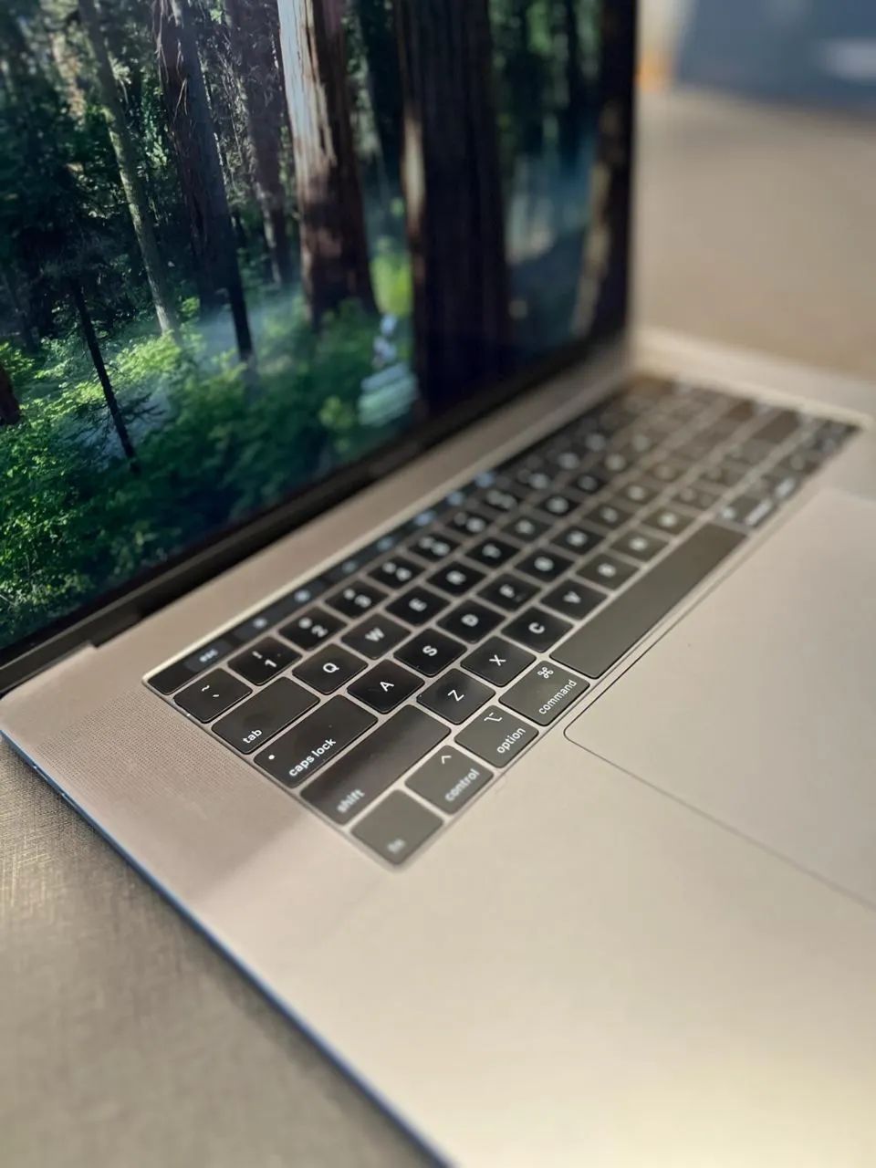 MacBook Pro Touch Bar A2141 2019 - Core i7 16GB RAM 512 SSD 16