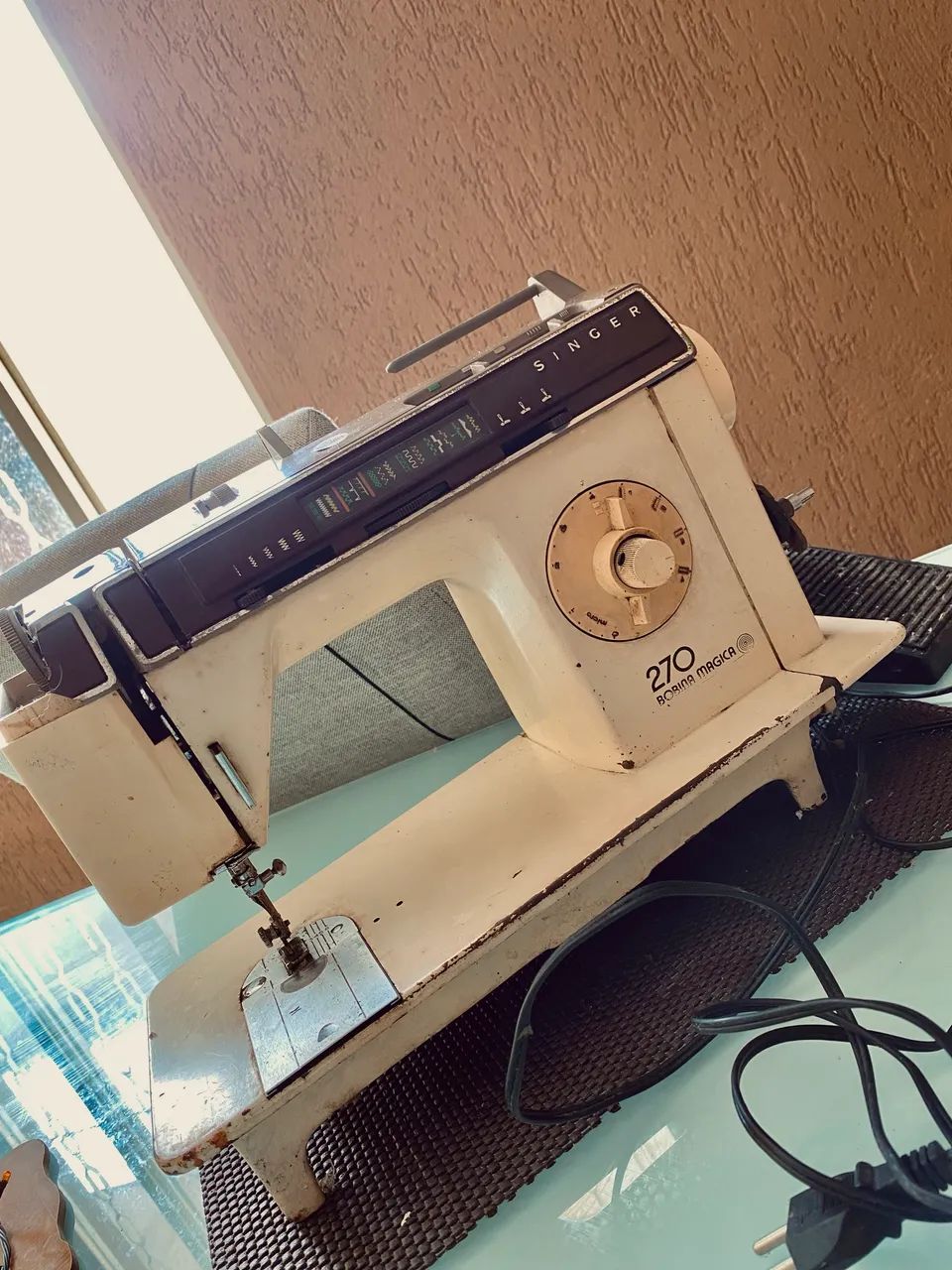 MÁQUINA DE COSTURA SINGER BOBINA MÁGICA 64728515385474120