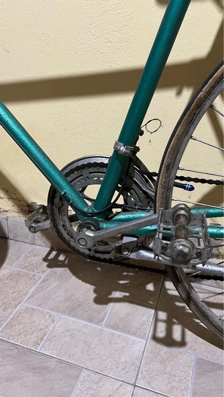 Bicicleta de estrada verde vintage - Foto 3