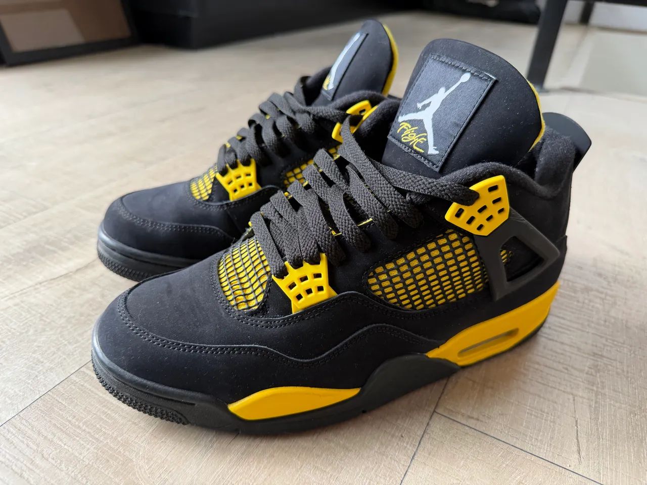 Air Jordan 4 Thunder Yellow Novíssimo 