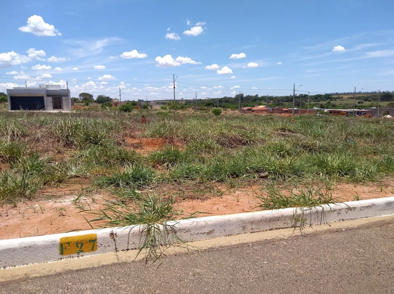 <br>Vendo 2 Terrenos em Urupês/SP - 252m² cada