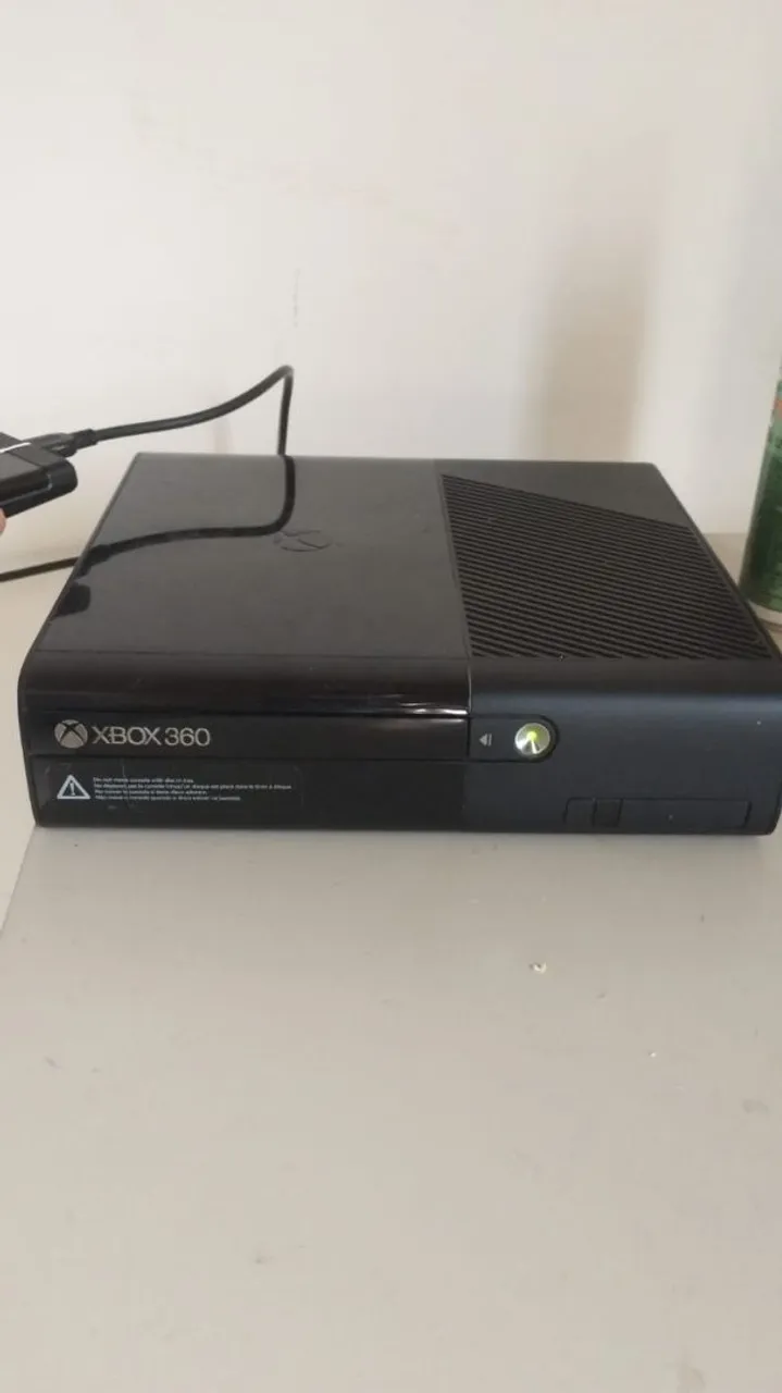 Xbox 360 completo com Kinect e 1 controle
