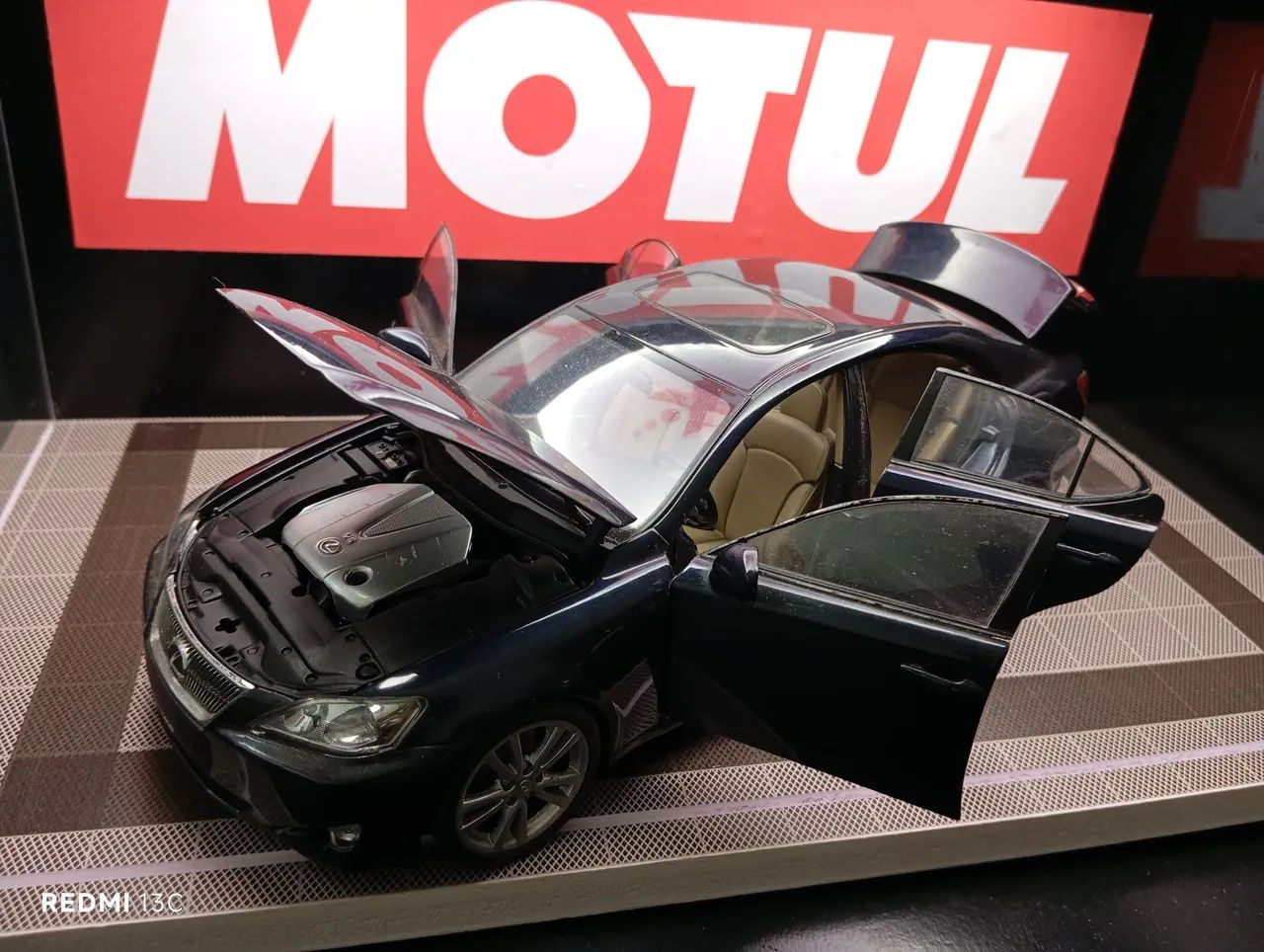 Promoção 10% Black11 Top Carrinho em miniatura Lexus IS 350