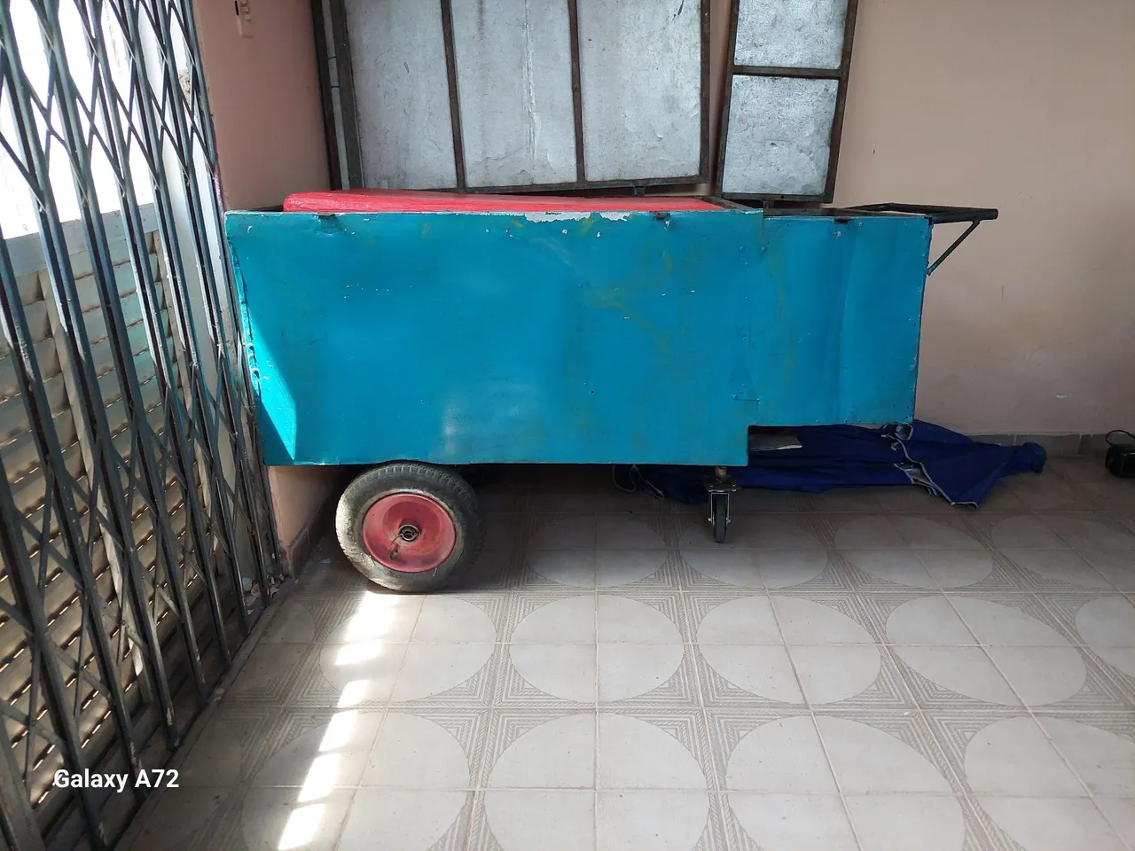 Carrinho de mão resistente