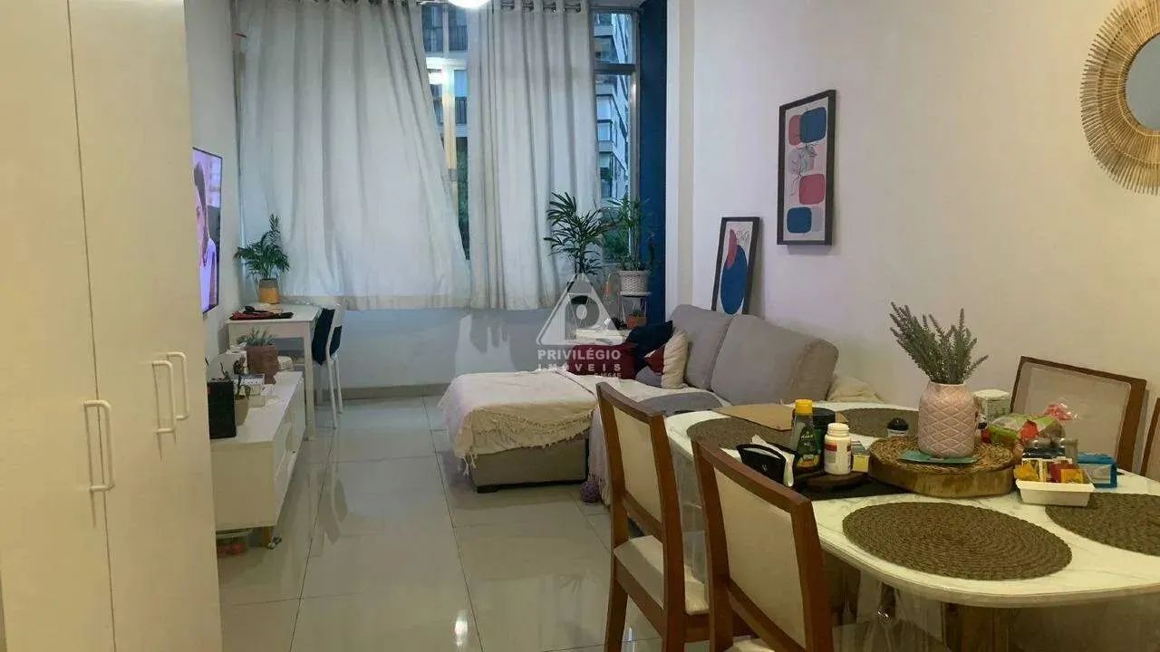 [Apartamento][02 Quartos][com Dependência][em Botafogo]!