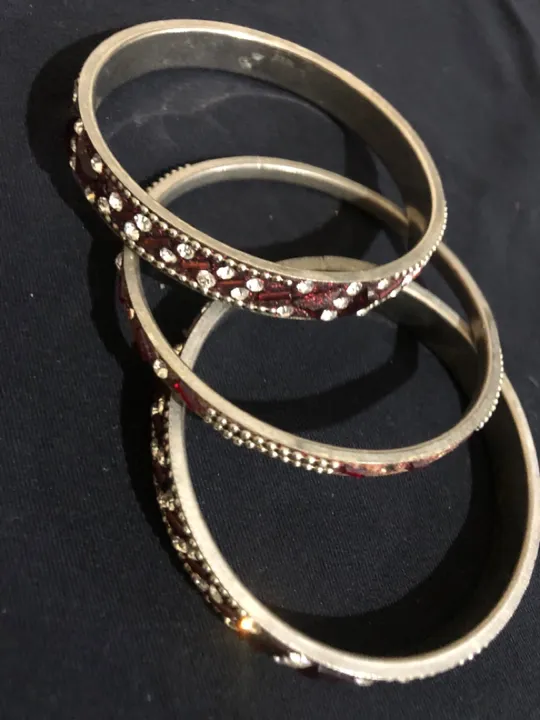 Pulseiras indianas com pedras