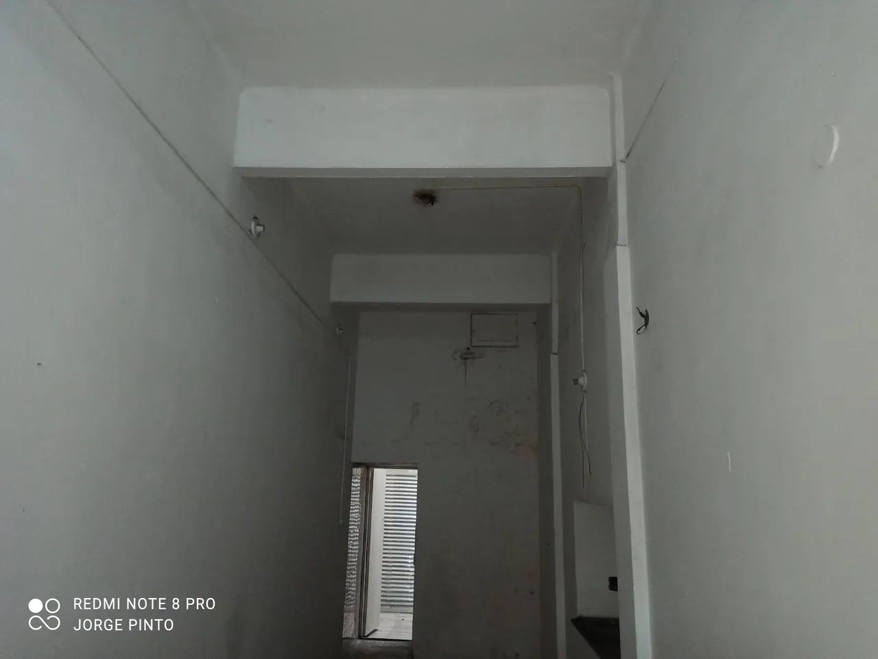 Loja com excelente pé direito, possibilidade de fazer um mezanino, ampliando assim o espaç - Foto 3