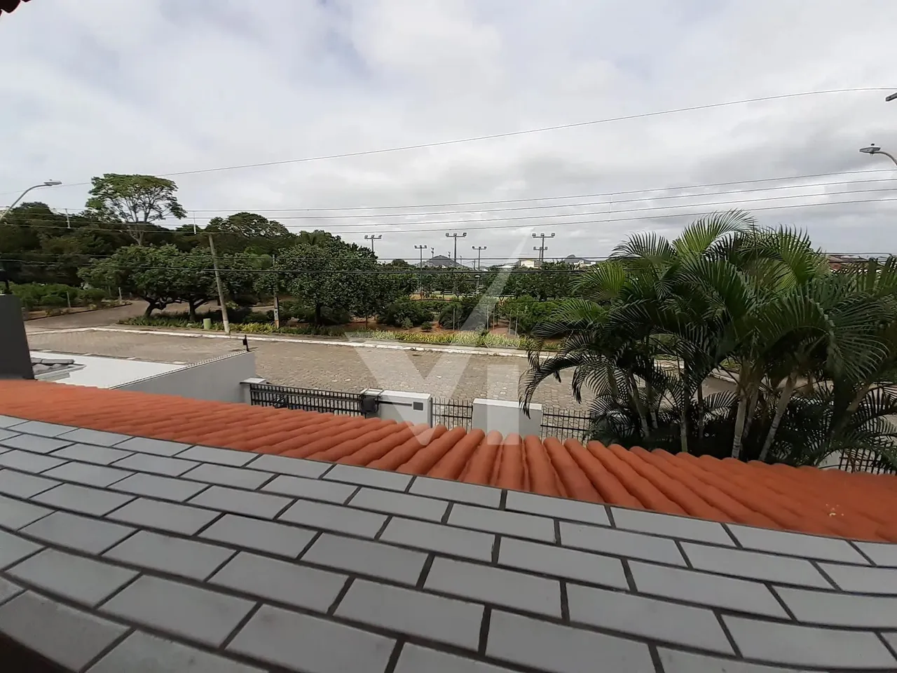Vitoria imóveis - Espetacular Casa à venda com 4 quartos sendo 1 suite, piscina e quintal,