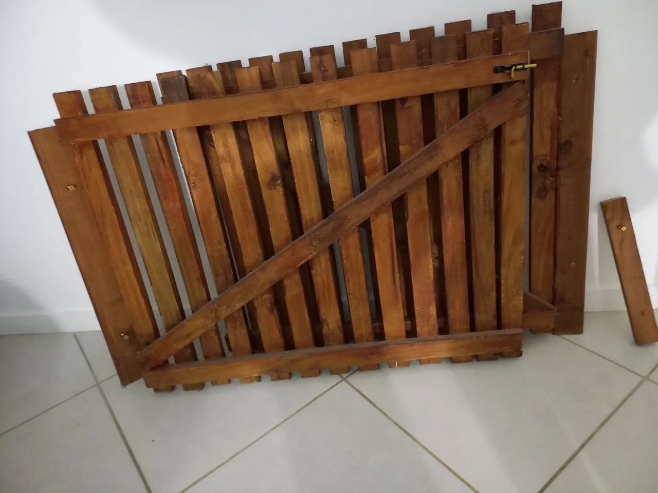 Portão de madeira64529715853954120