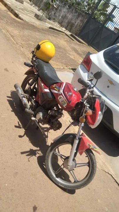 Motocicleta 50cc vermelha em ótimo estado