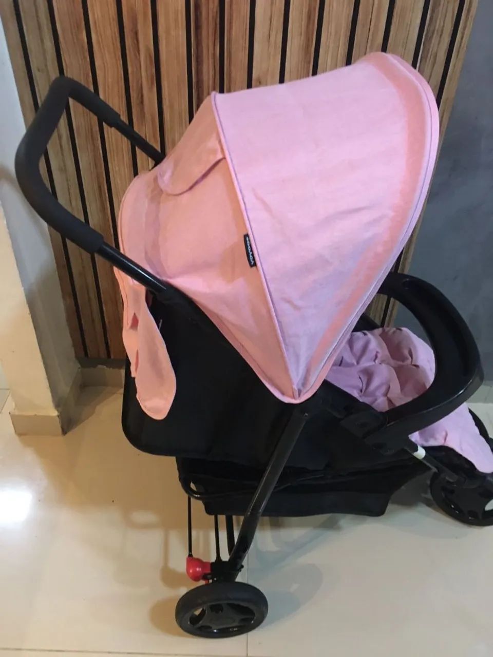 Selling Voyager brand baby stroller in excellent condition, complete
