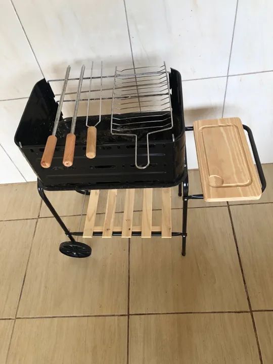 Churrasqueira foi usada uma vez !