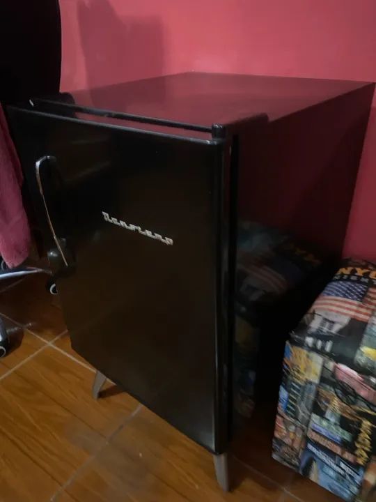 Frigobar Brastemp retrô preto - Foto 3